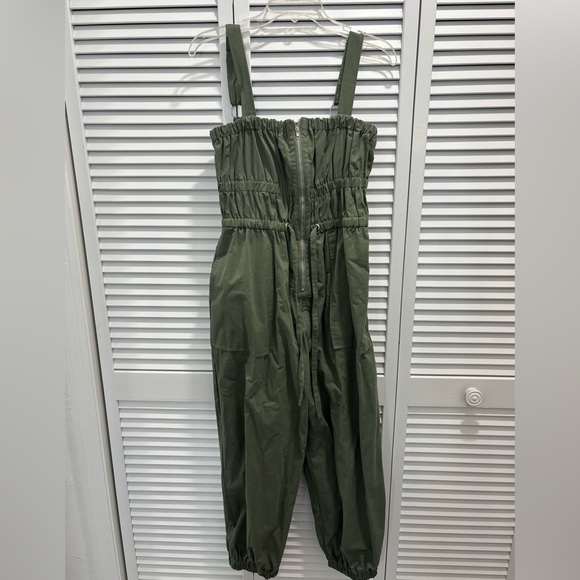 Gilli Olive Green Utility Jumpsuit - Size M - Picture 1 of 4